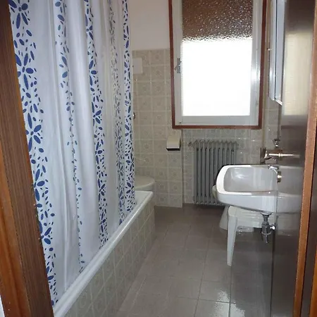 In 25611 Apartment *